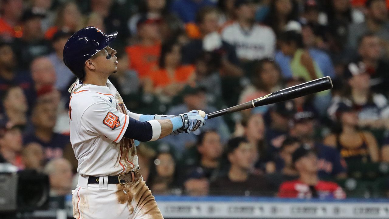 Hondureño Mauricio Dubón se destapa con su primer jonrón en la temporada con los Astros