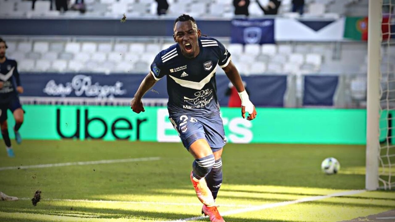 ¡Oficial! Burdeos anuncia compra de Alberth Elis y lanza mensaje sobre su futuro