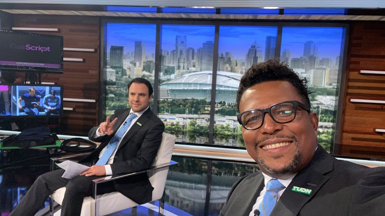 Carlos Pavón se despide de TUDN y deja un conmovedor mensaje en su adiós de la televisora