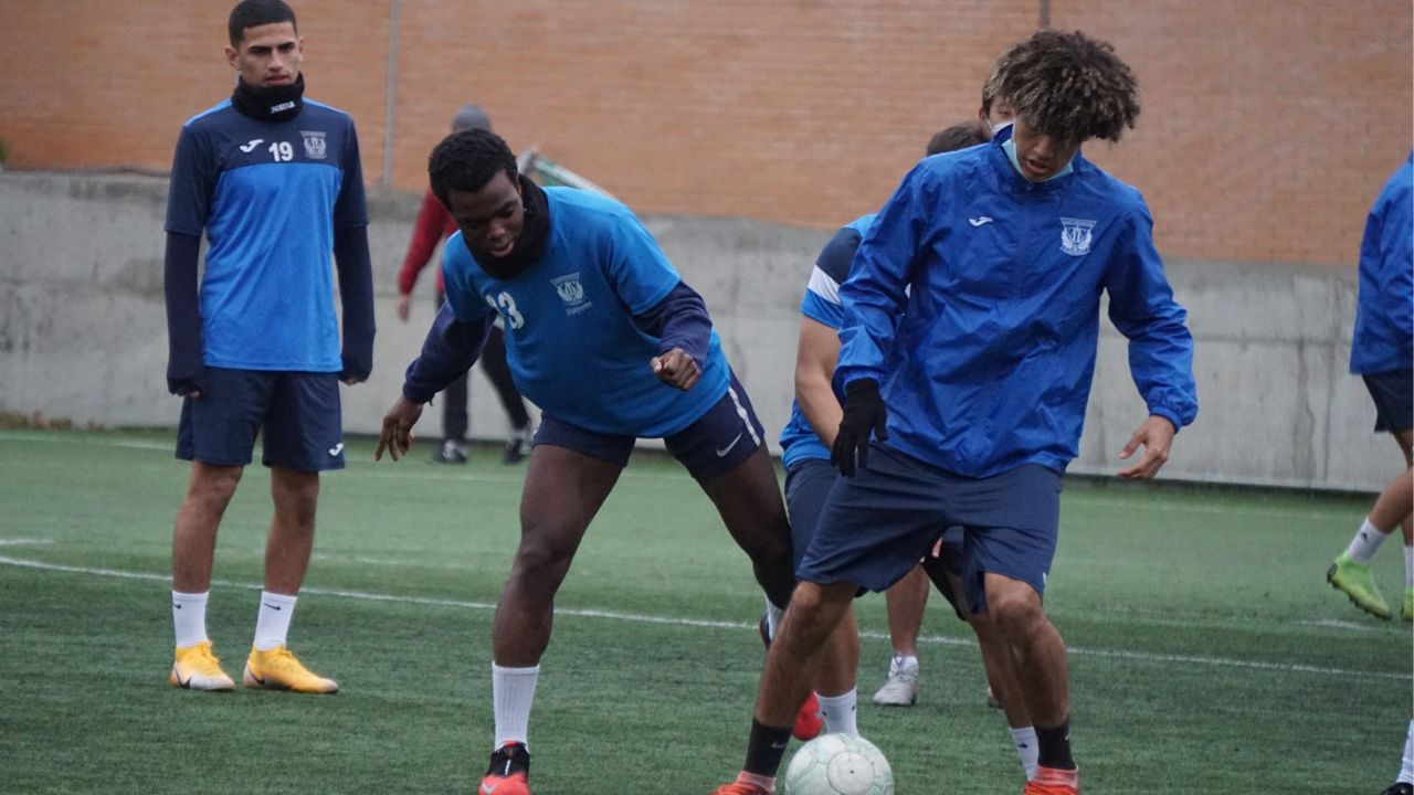Legionario hondureño cambiará de equipo en el fútbol de Europa