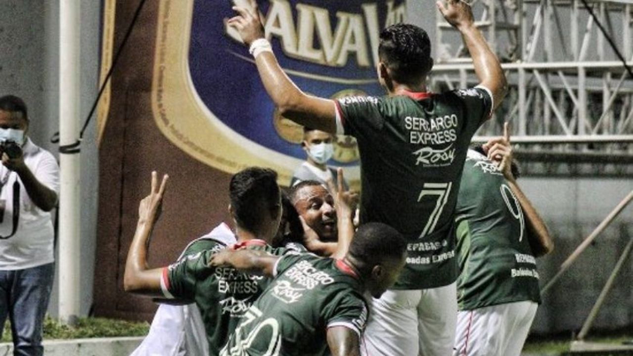 Marathón a punto de dar salida a una figura quien medita su retiro