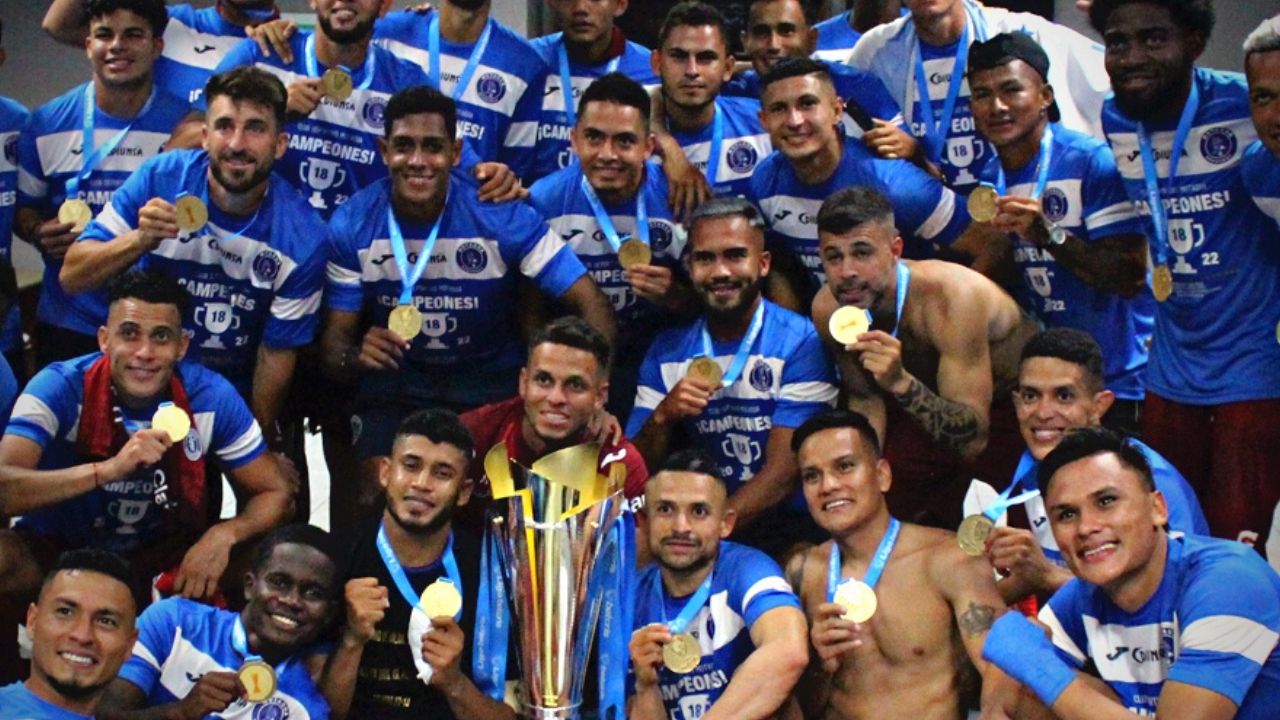 Motagua renueva lateral izquierdo a petición de Tota Medina