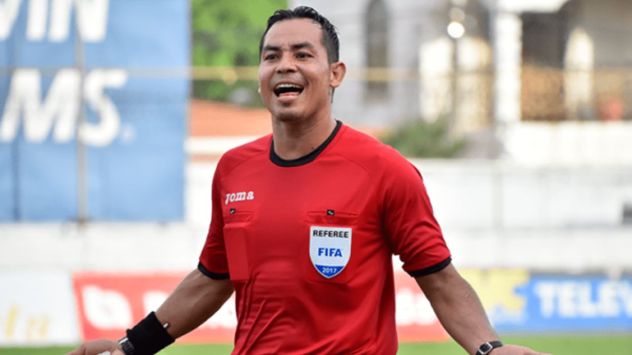 Héctor Rodríguez toma determinación tras ser relegado por silbar en Estados Unidos