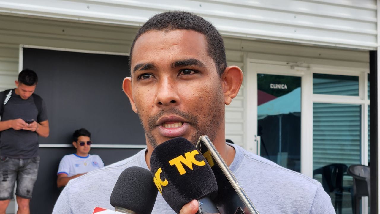 José Mendoza rompe el silencio y habla sobre lo que significa estar bajo la sombra de Edrick Menjívar