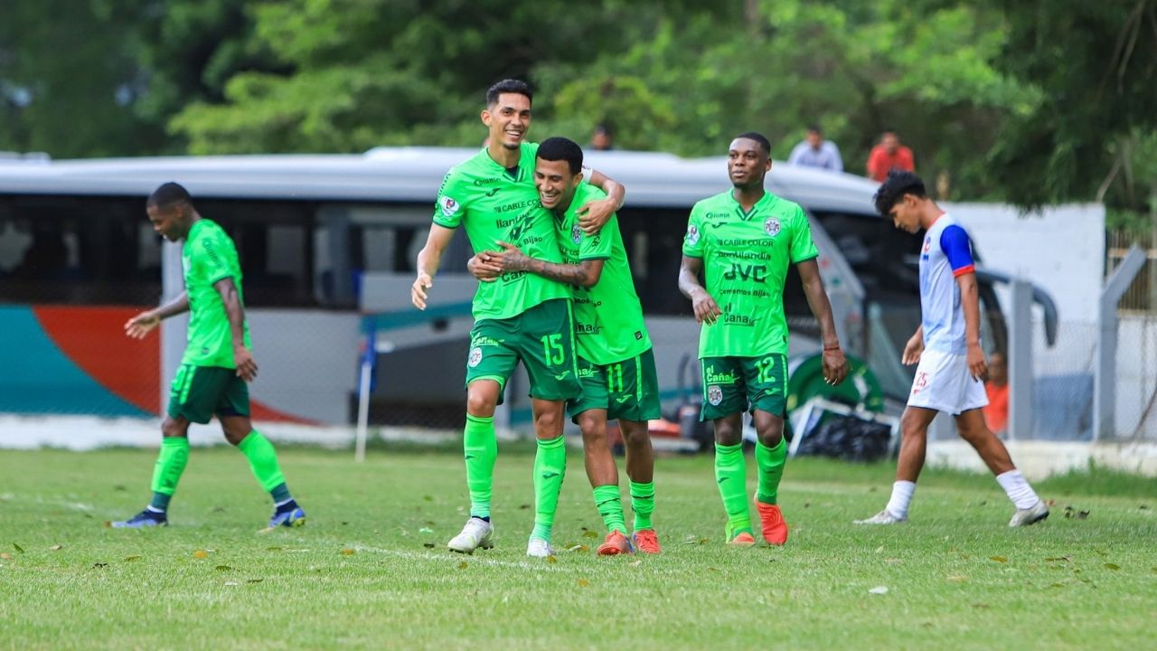 Marathón sonríe y estrena a sus nuevos fichajes al ganar amistoso de pretemporada