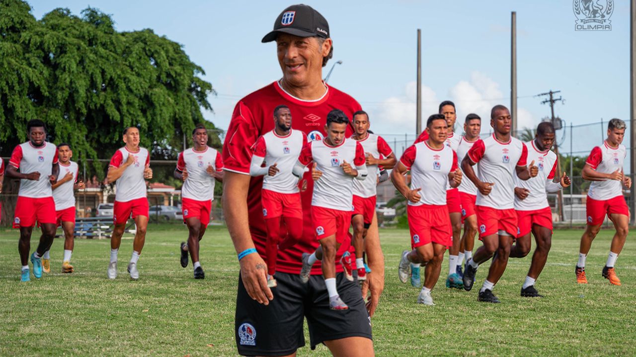Pedro Troglio menciona a los jugadores que le ayudarían a ganar su quinto título en Olimpia