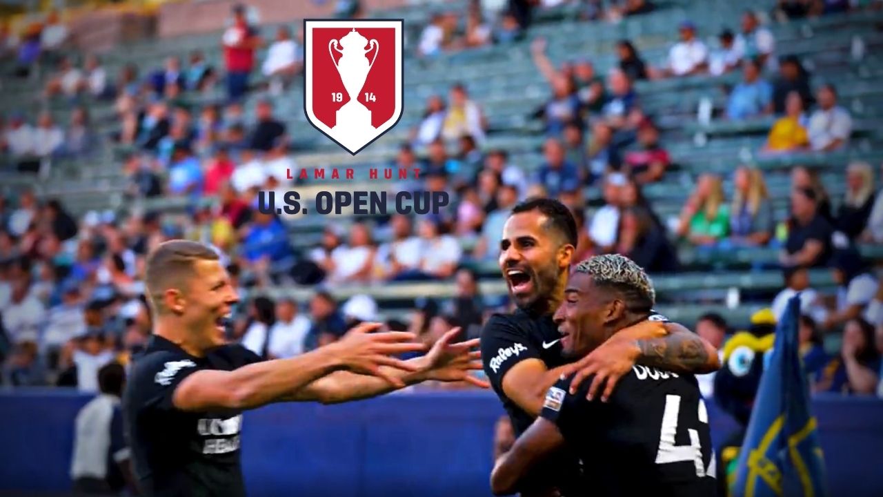 Douglas Martínez gana duelo catracho y su club hace historia en la US Open Cup
