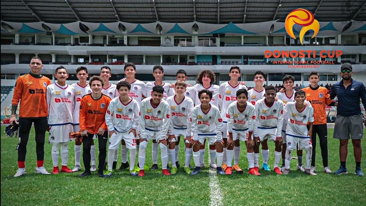 Olimpia debuta recetando paliza a club vasco en prestigioso torneo en Europa