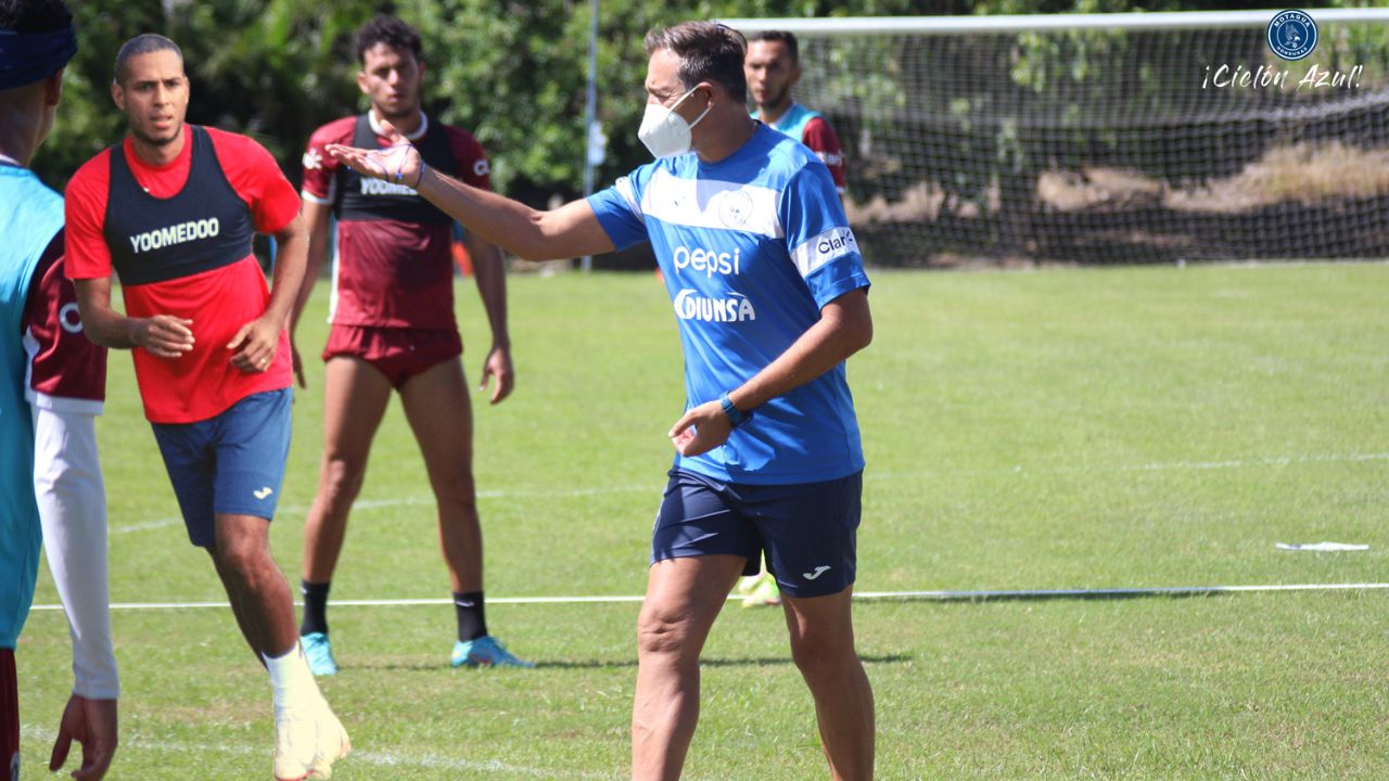 Tota Medina y su reacción sobre el penal fallado por Eddie Hernández ante Comunicaciones