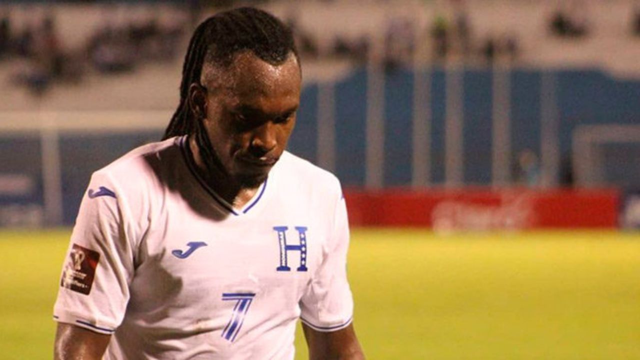 Alberth Elis defiende a Francisco Martínez y menciona todo lo que le decepciona del fútbol de Honduras