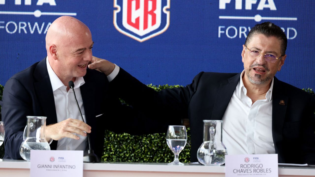 Los mensajes entre el mandatario de Costa Rica y el presidente de la FIFA en su visita a su país
