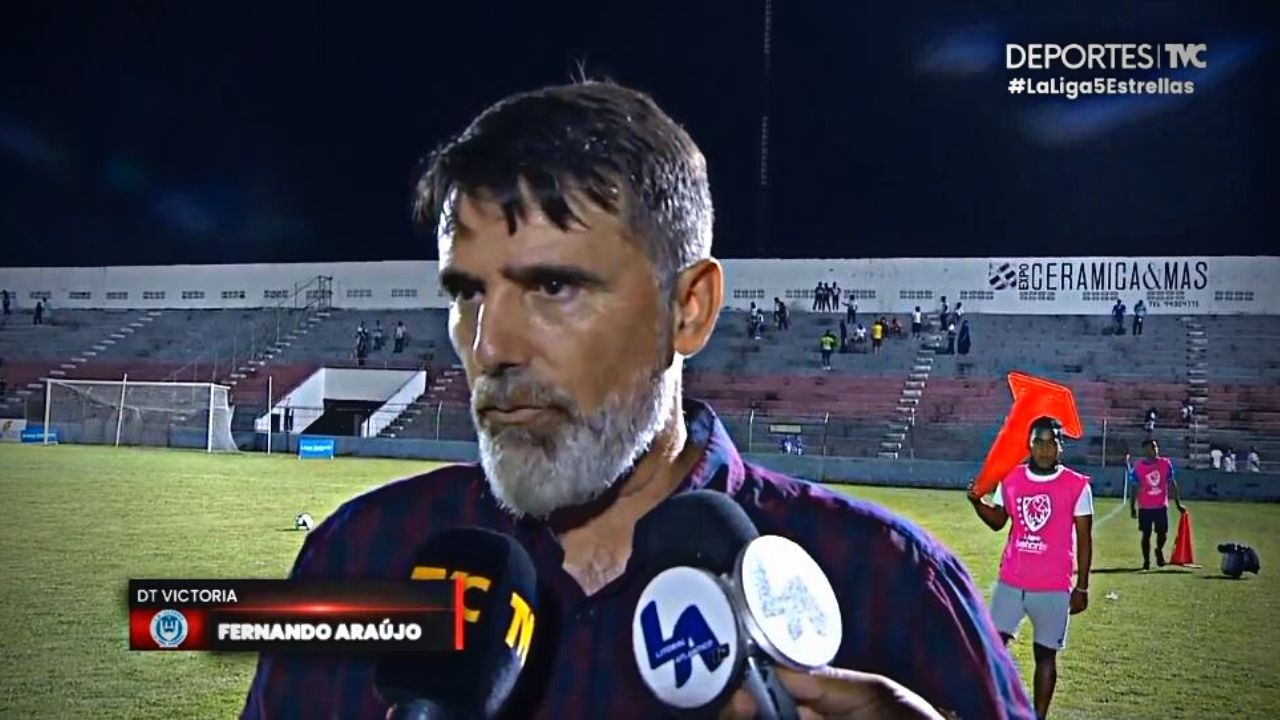 Fernando Araújo señala a sus propios jugadores por no golear a Real Sociedad