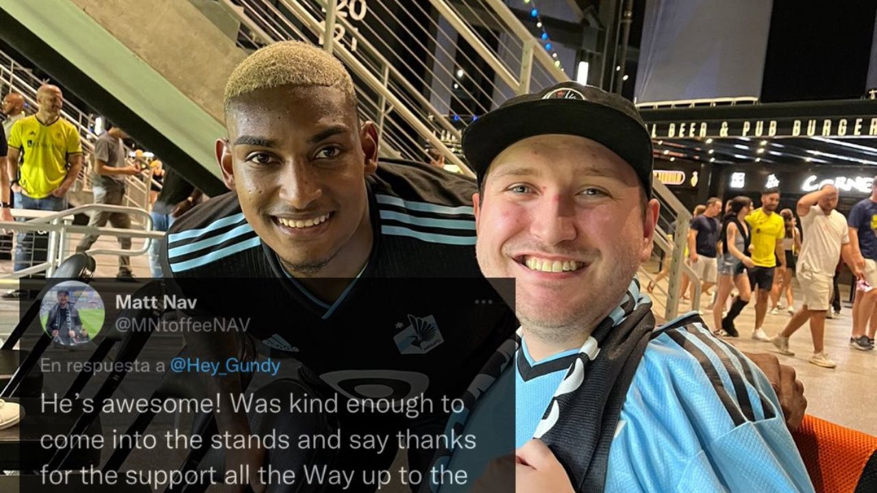 El enorme gesto de Joseph Rosales con la ayuda de un aficionado del equipo rival
