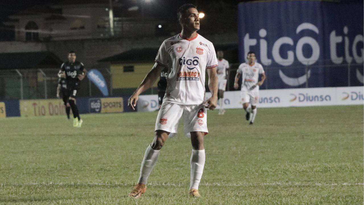 ¡Agónico! Vida se lleva el triunfo con gol de Muma Fernárdez sobre El Progreso