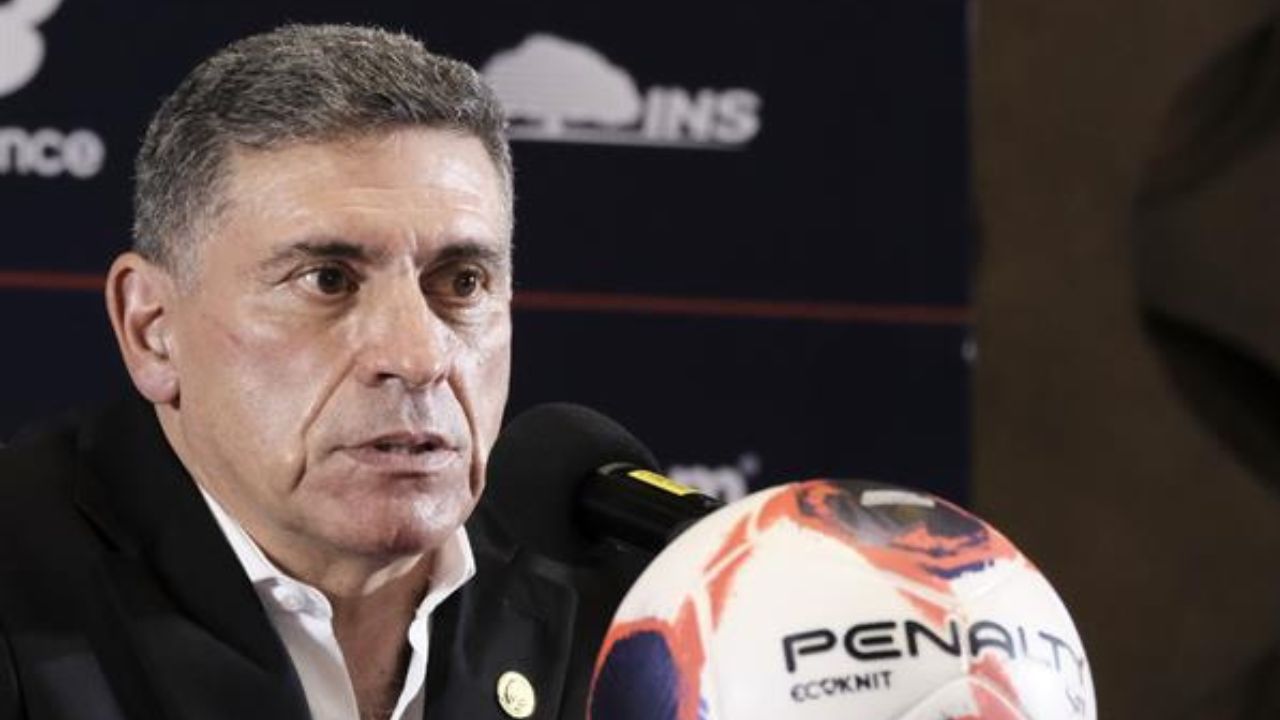 El colombiano Luis Suárez renueva hasta 2026 como seleccionador de Costa Rica