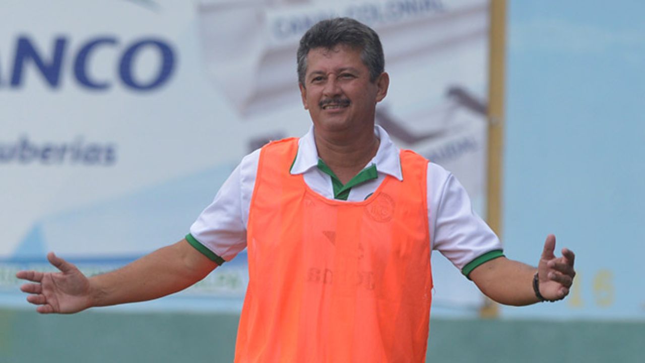 Mauro Reyes cerca de regresar a dirigir en Liga Nacional para el Apertura 2022