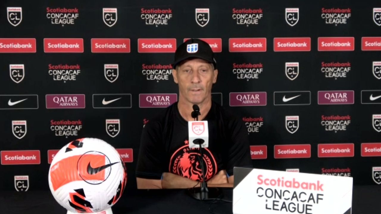 Pedro Troglio no esconde nada y confirma el once titular que utilizará ante el Municipal