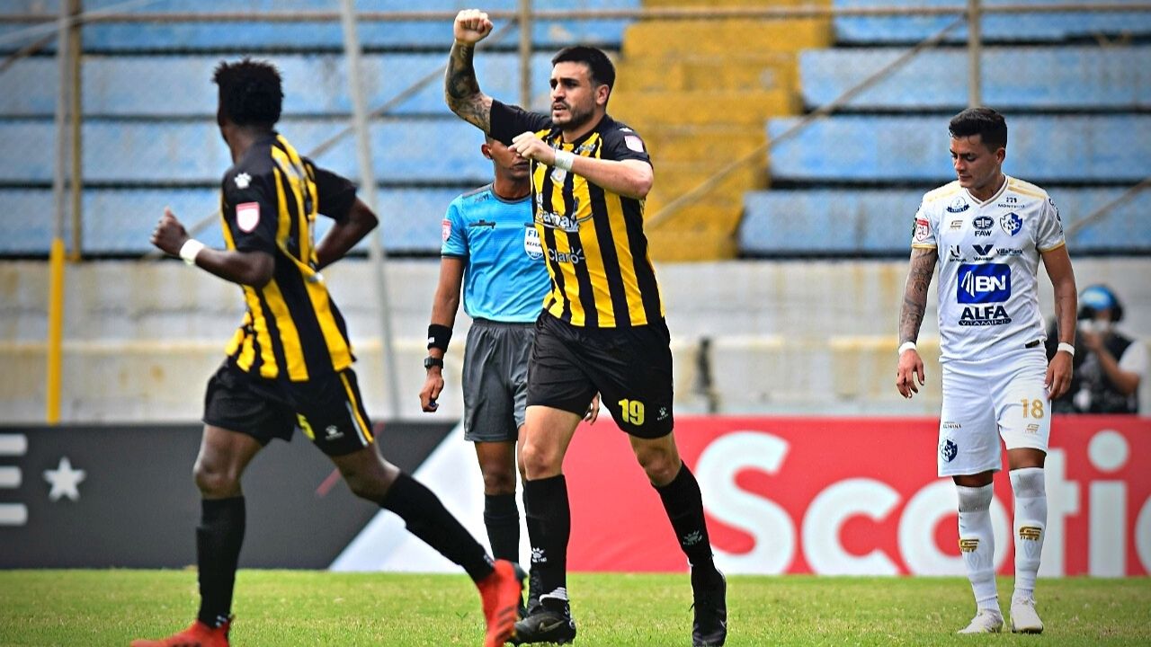 Real España le pega primero al Cartaginés, campeón de Costa Rica y roza los cuartos de final en Concacaf