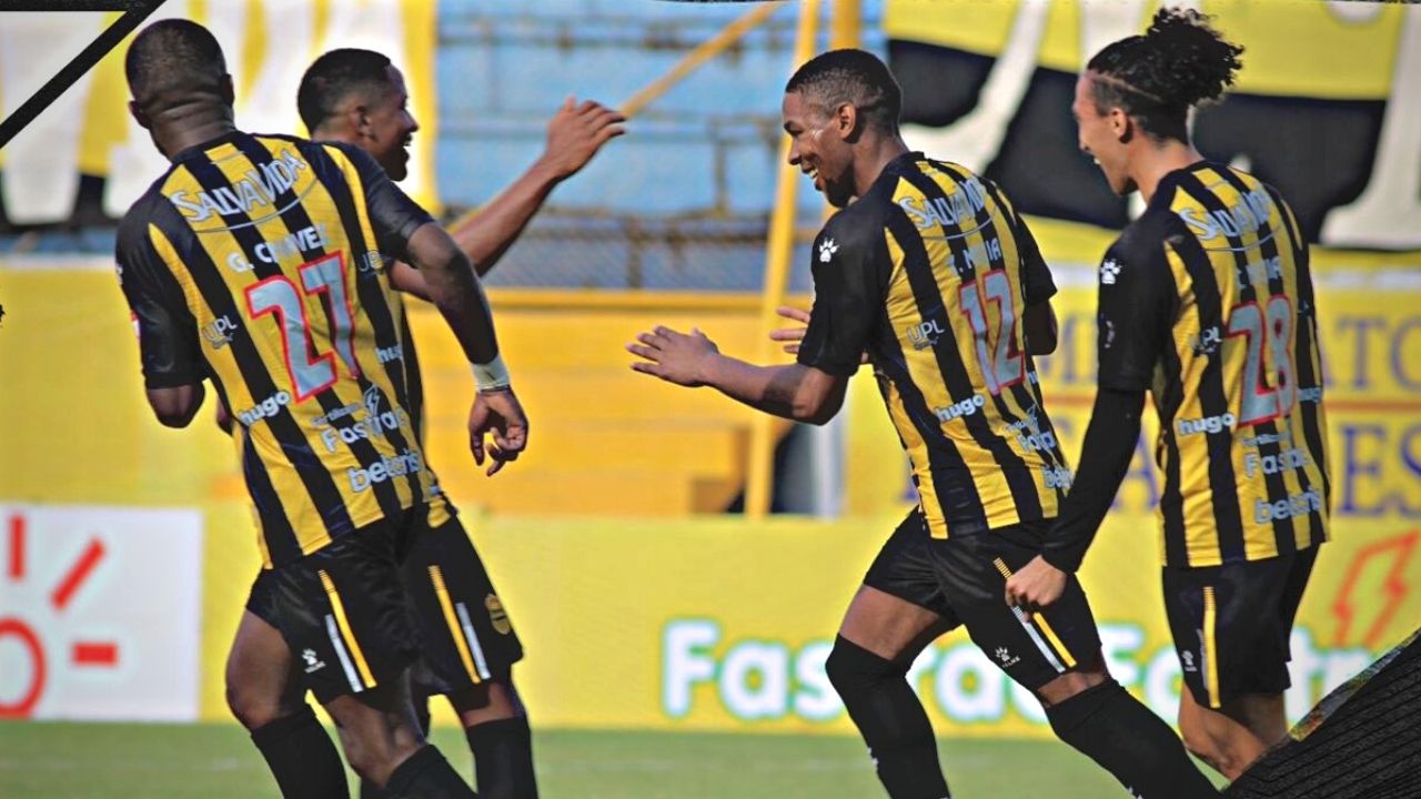Real España tira de los jóvenes y derrota al Victoria previo al Cartaginés