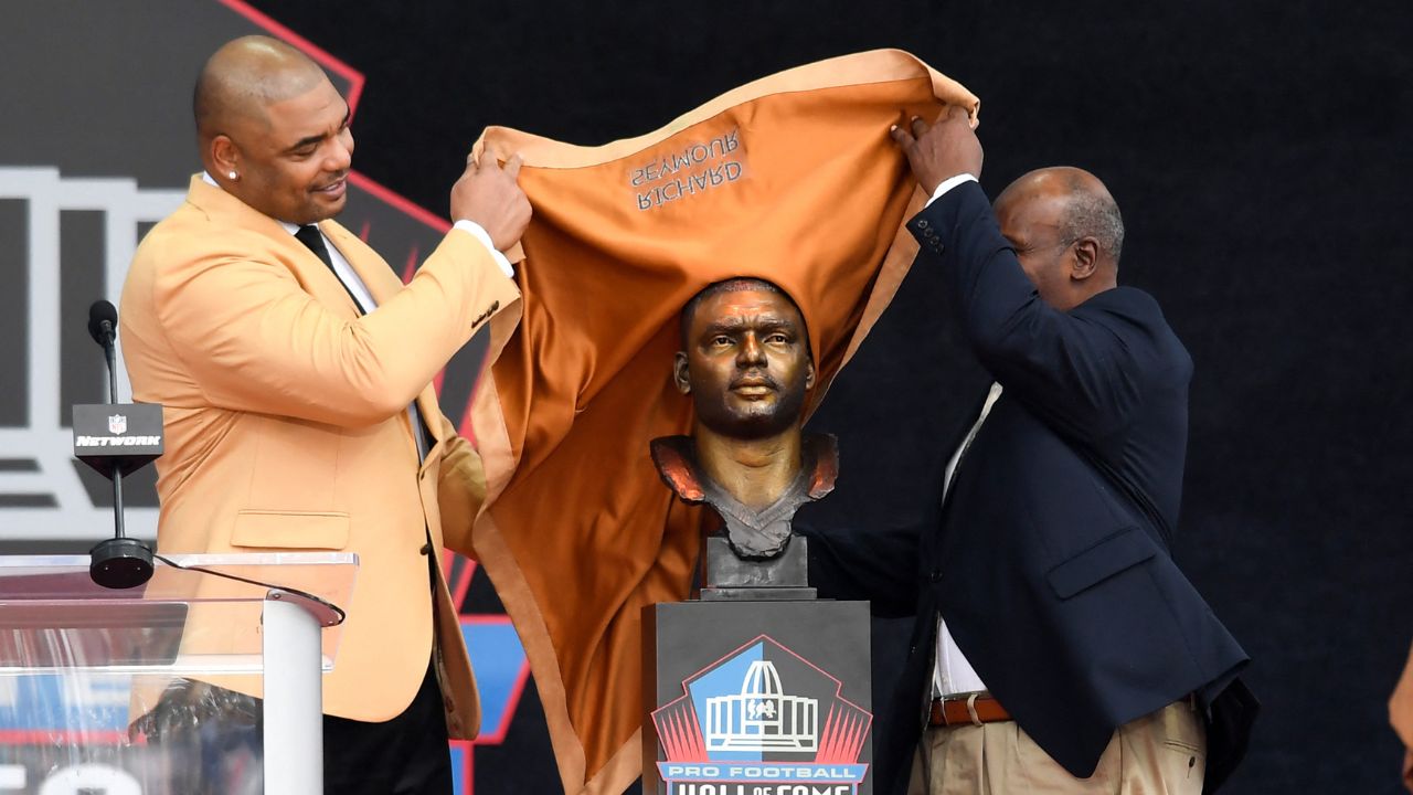 El Salón de la Fama de la NFL le da la bienvenida a seis legendarios de los emparrillados