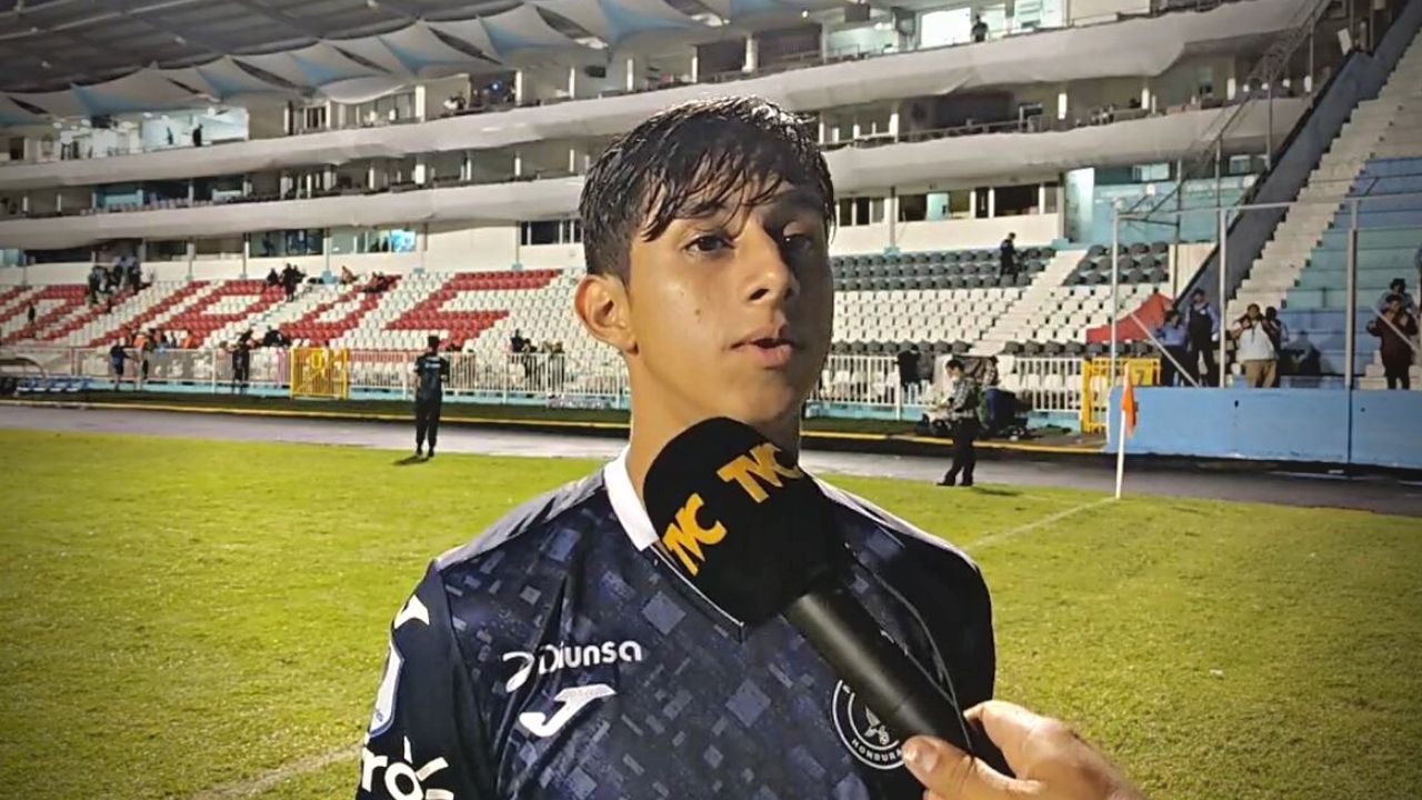Yostin Obando se hace fuerte autocrítica y revela quién lo presiona más para triunfar en Motagua