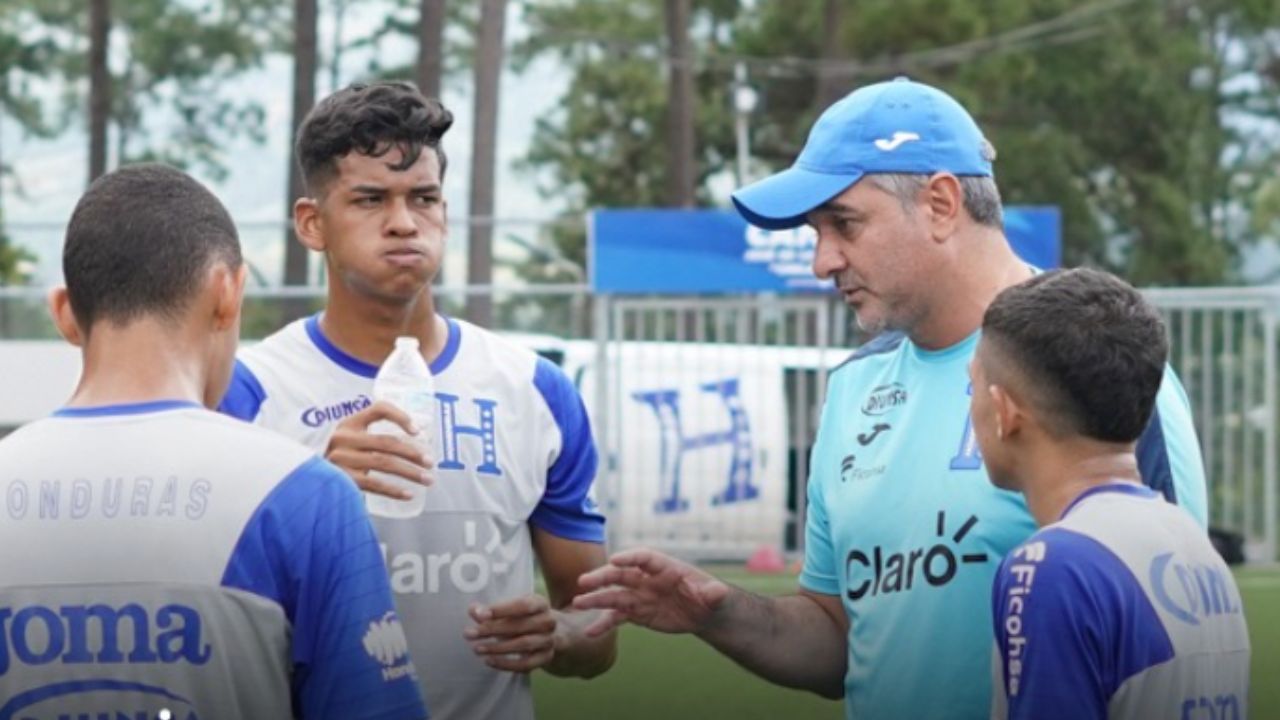 Diego Vazquez aconsejó a los seleccionados sub20 que estarán en el Mundial de Indonesia 2023