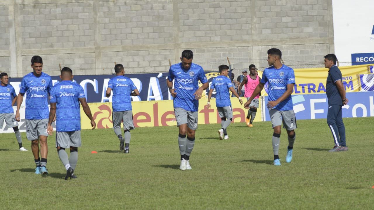 Jugador de Motagua con trágica lesión por el estado de las canchas en Honduras