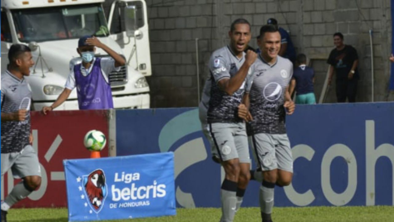 Motagua consigue otro valioso triunfo ante el Victoria y se afianza al liderato