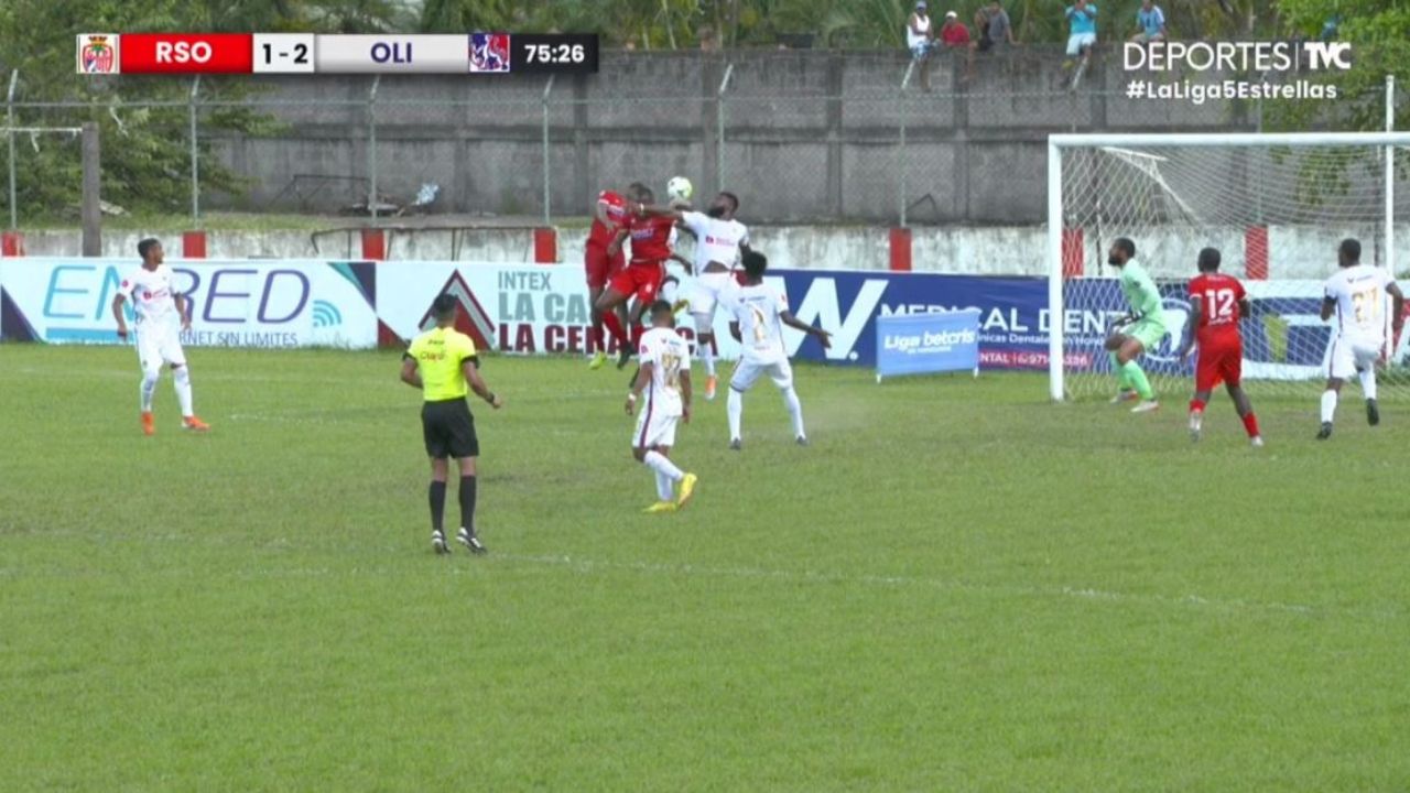 Así fue el polémico penal que le marcaron al Olimpia ante el Real Sociedad