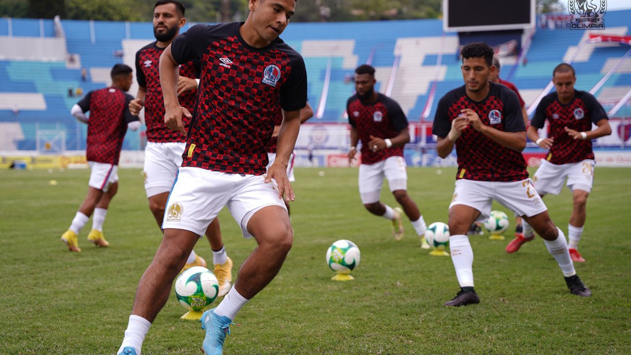 Aficionados del Olimpia proponen al que debería ser el sustituto de Edwin Rodríguez