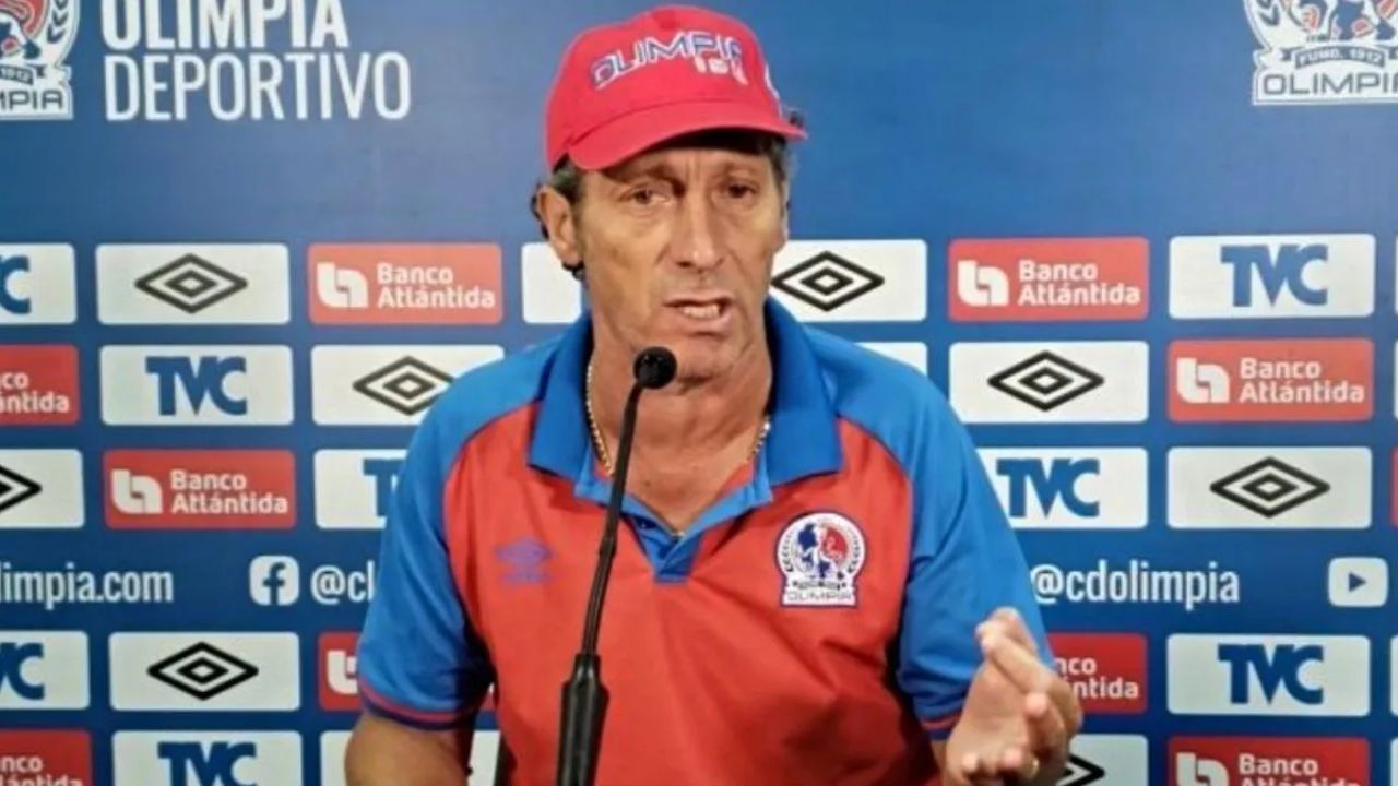 Pedro Troglio se enfada porque al Olimpia le cobran penales 'inexistentes'
