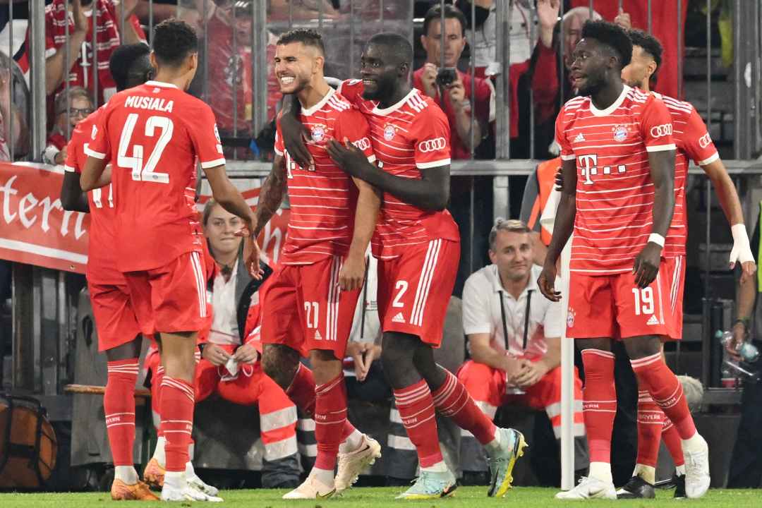 Bayern Múnich doblega a Barcelona en la vuelta de Lewandowski a Múnich
