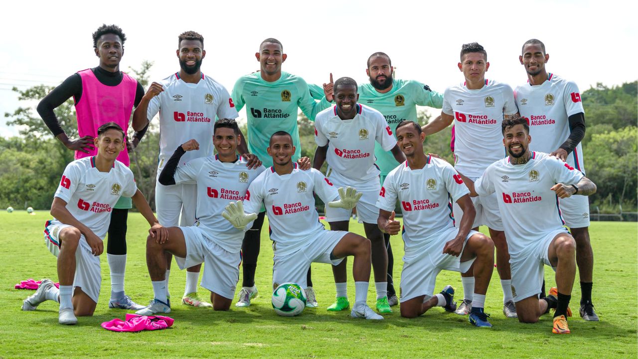 ¿Nuevo legionario? Luis Palma tendría de compañero a un jugador de Olimpia