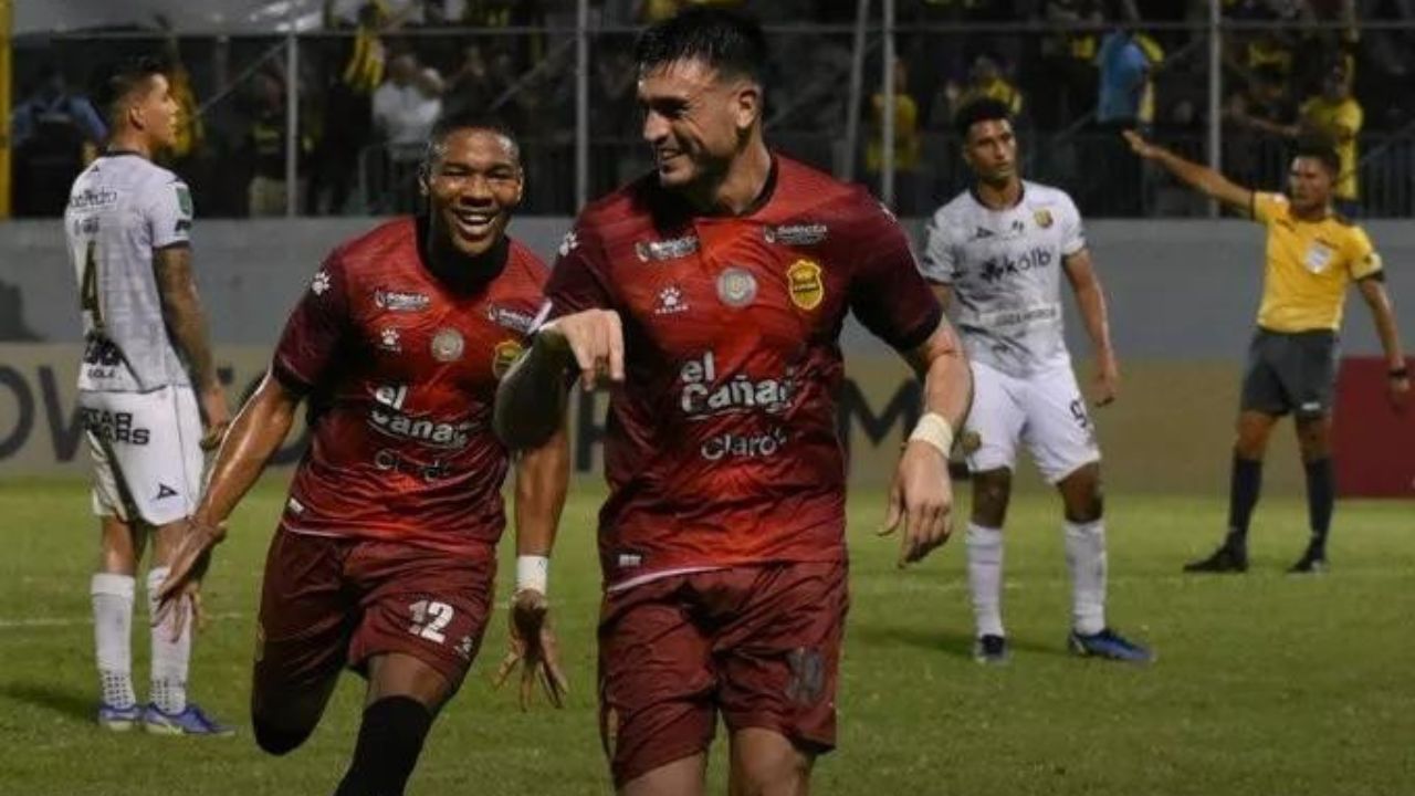 Jugador de Herediano culpa el estado de la cancha tras la eliminación de la Liga Concacaf