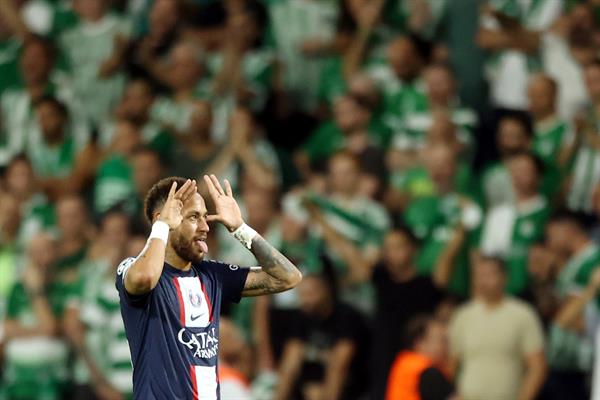 La insólita razón por la que el árbitro le sacó amarilla a Neymar en Champions League