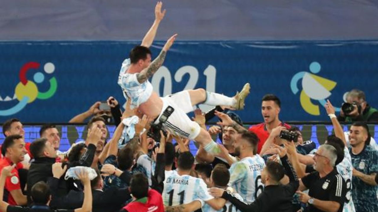 Lionel Scaloni, como un hincha más a la hora de hablar de Lionel Messi