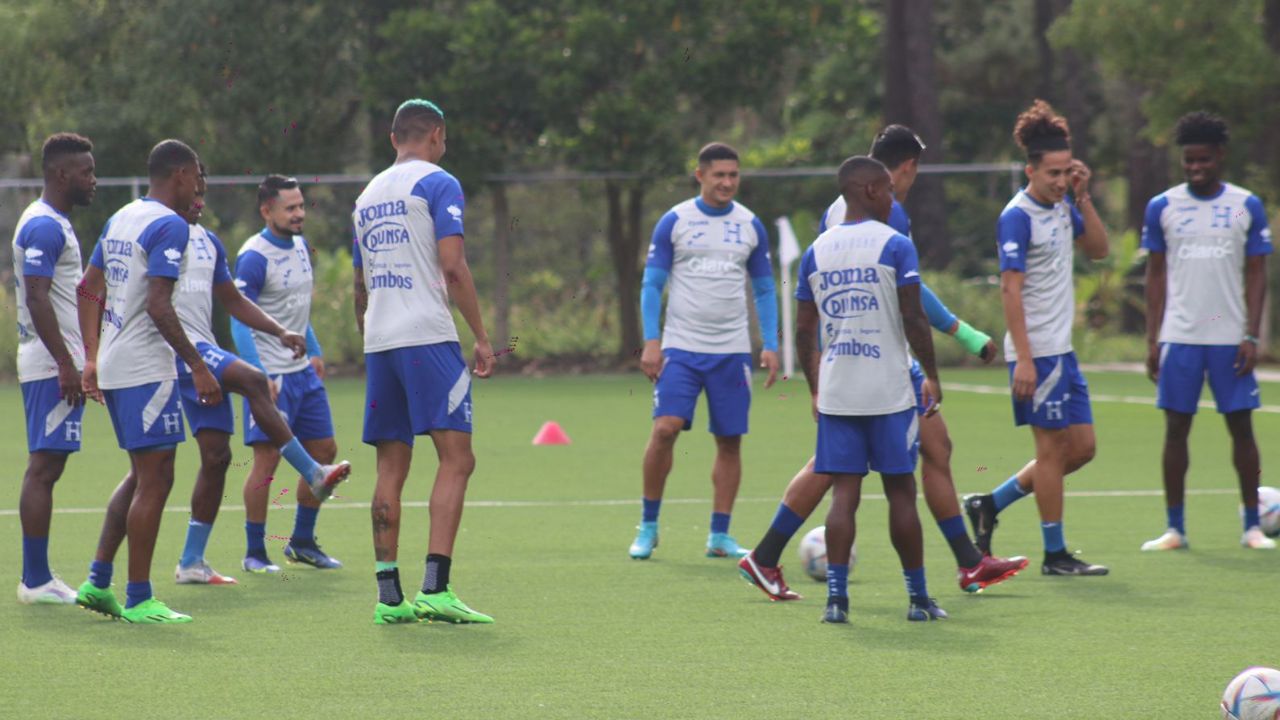 Honduras con tres grandes ausencias en la preparación del partido ante Argentina