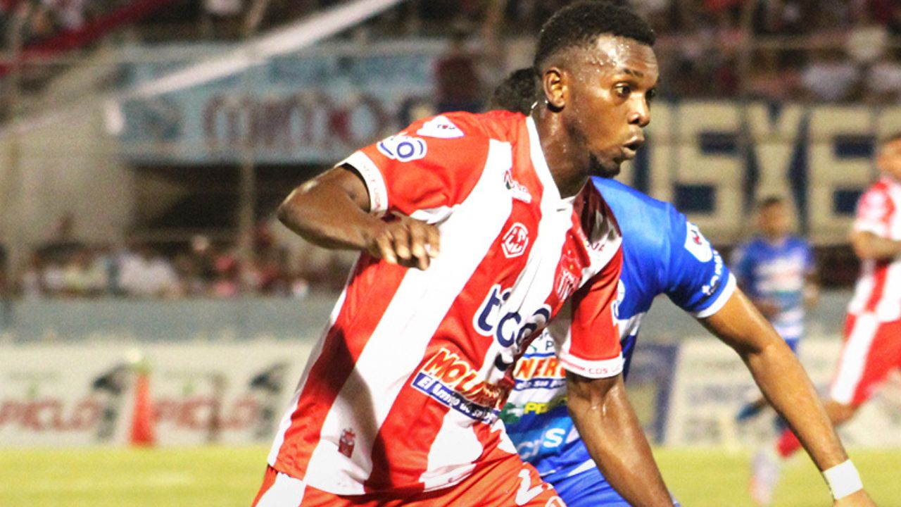 Vida se impuso al Victoria al darle vuelta al marcador en el clásico ceibeño
