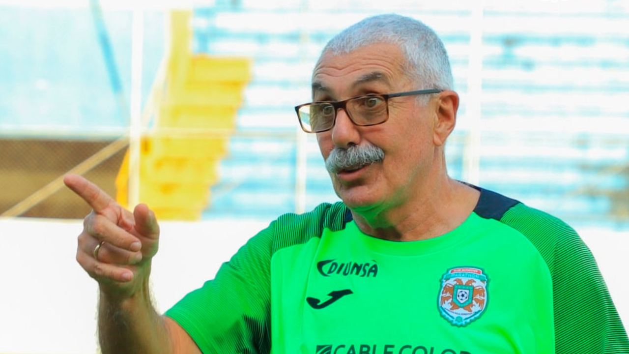 Manuel Keosseián anuncia la fecha de su retiro del fútbol después de 37  años como entrenador