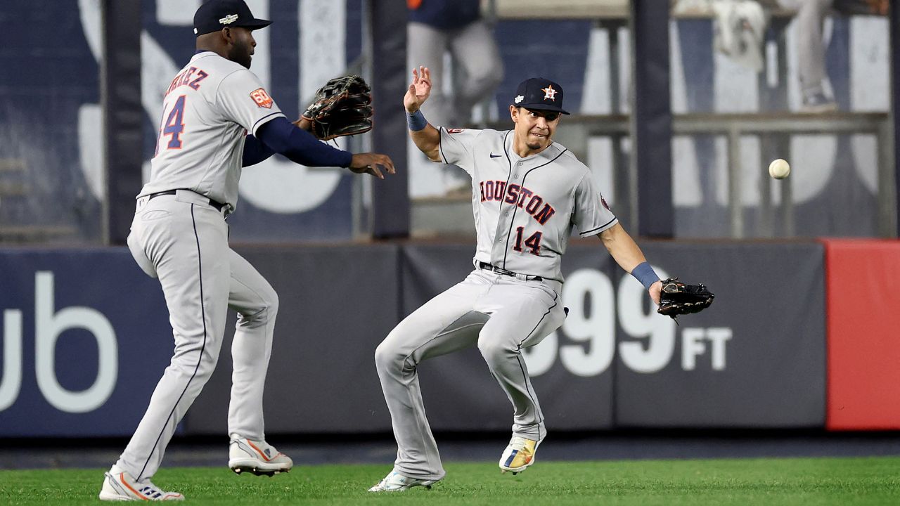 Mauricio Dubón y los Astros le ganan de nuevo a los Yankees y acarician la Serie Mundial