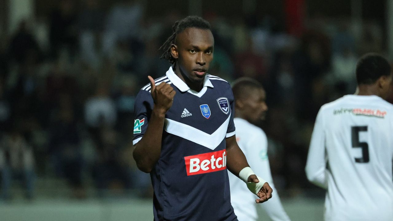 Alberth Elis y Girondins de Burdeos celebran en la Copa de Francia
