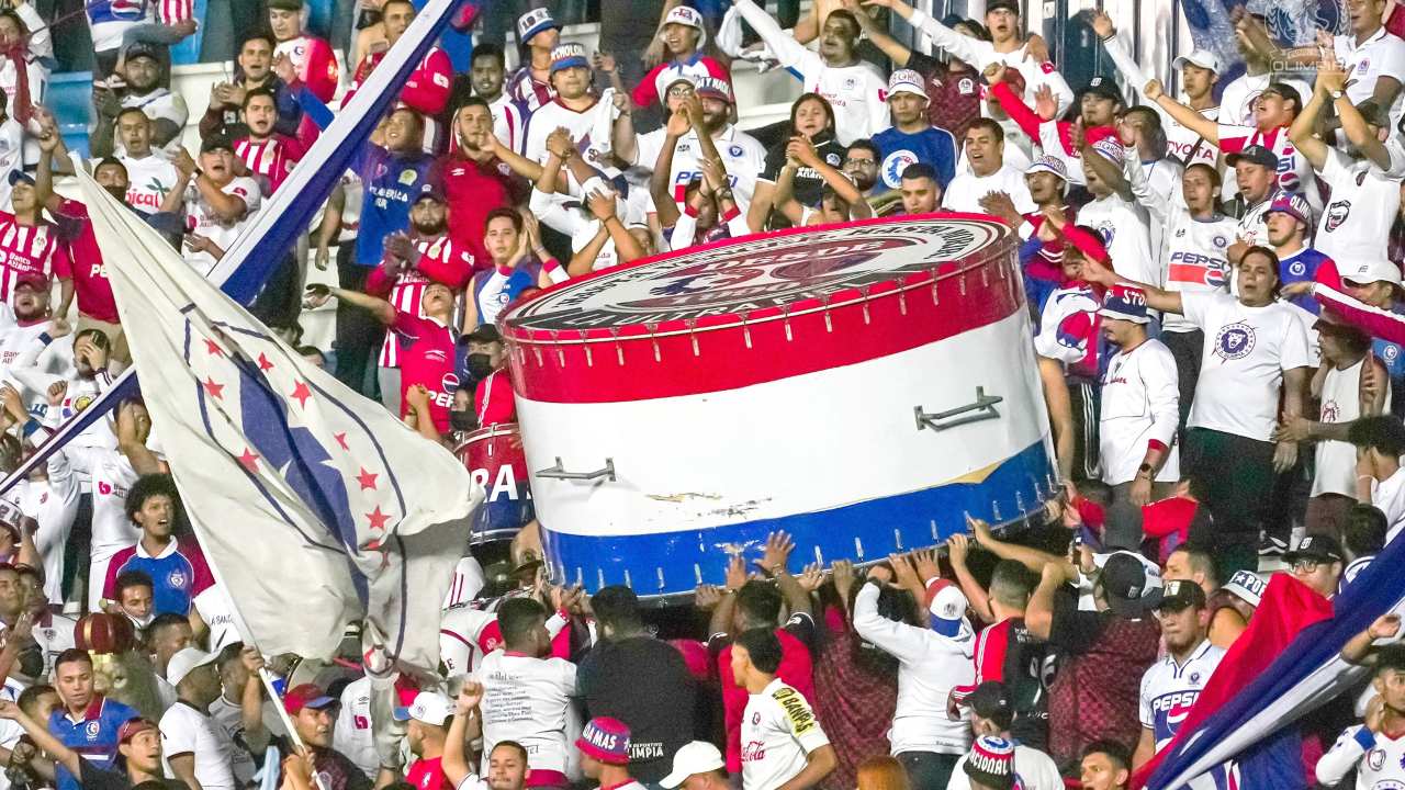 Barra organizada de Olimpia se pronuncia luego que Alajuelense prohibiera su entrada para la final de Liga Concacaf