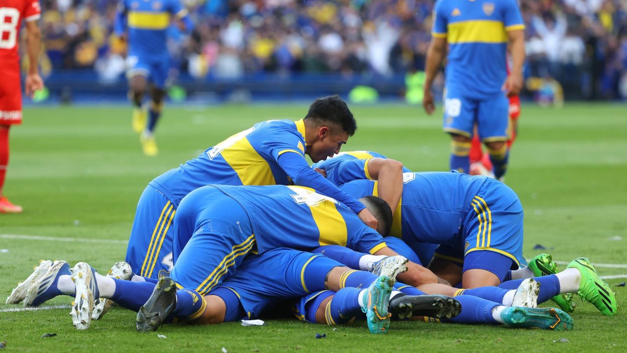 Boca Juniors se corona campeón  con 'ayuda' de River en dramático final de torneo en Argentina