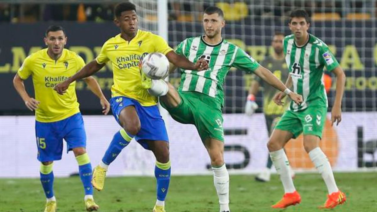 Choco Lozano y Cádiz siguen con empatitis en la Liga Española