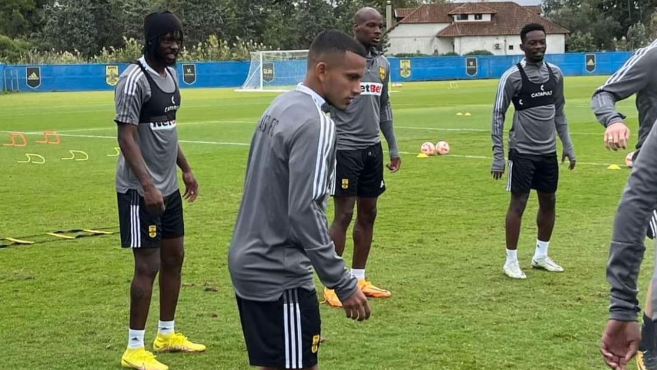 Edwin Rodríguez causa preocupación con el Aris FC un mes después de su fichaje