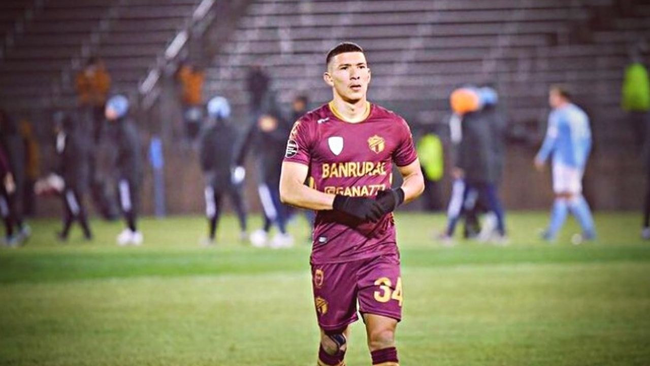 Futuro de Kevin López en el Comunicaciones daría giro inesperado
