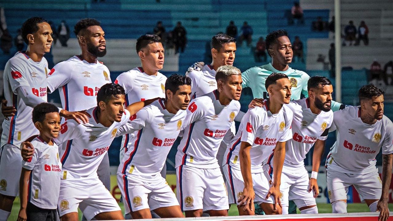 Medio sudamericano destaca jugador de Olimpia previo al clásico ante Motagua