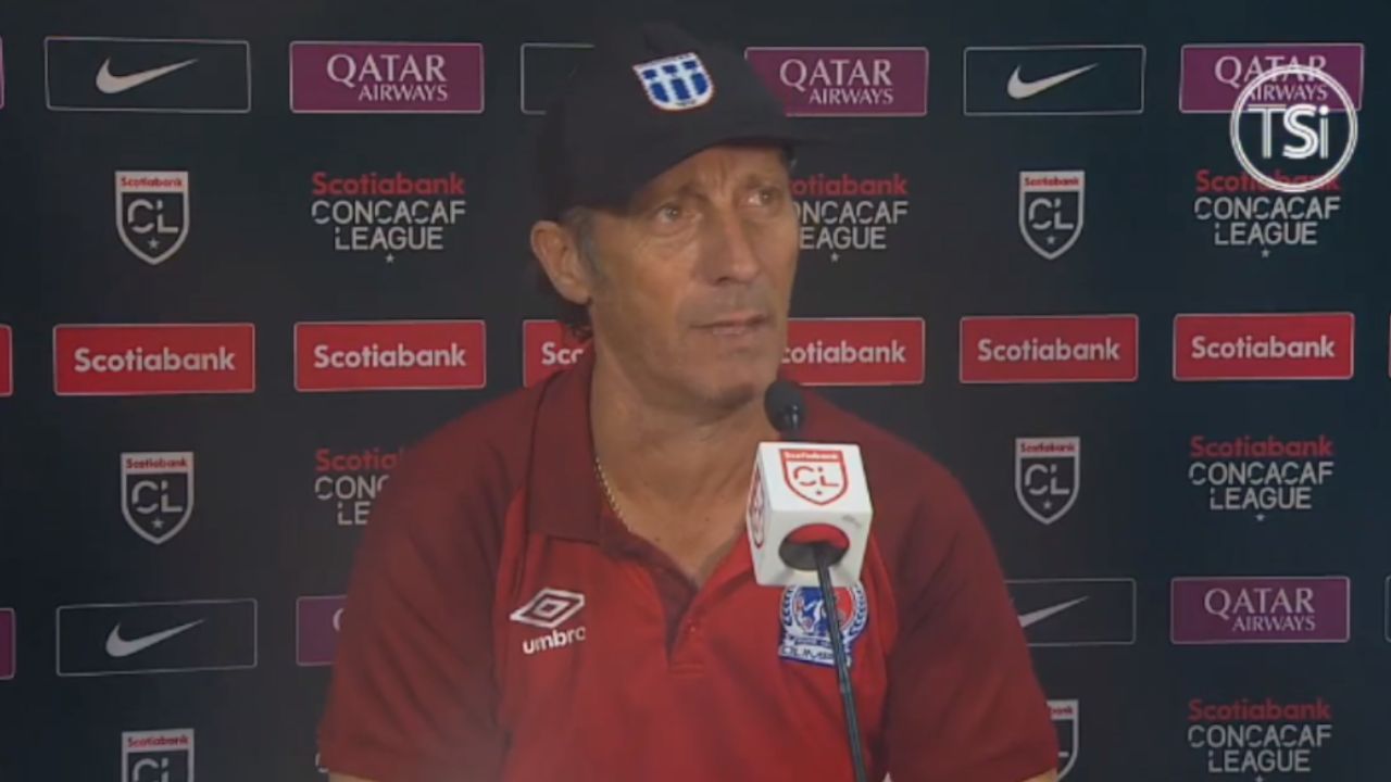 Pedro Troglio deja aviso al Alajuela tras ganar la ida de la final y explica la titularidad de Benguché