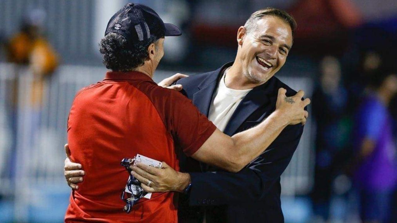 Tota Medina con tremendo gesto a Pedro Troglio tras la semifinal de Liga Concacaf