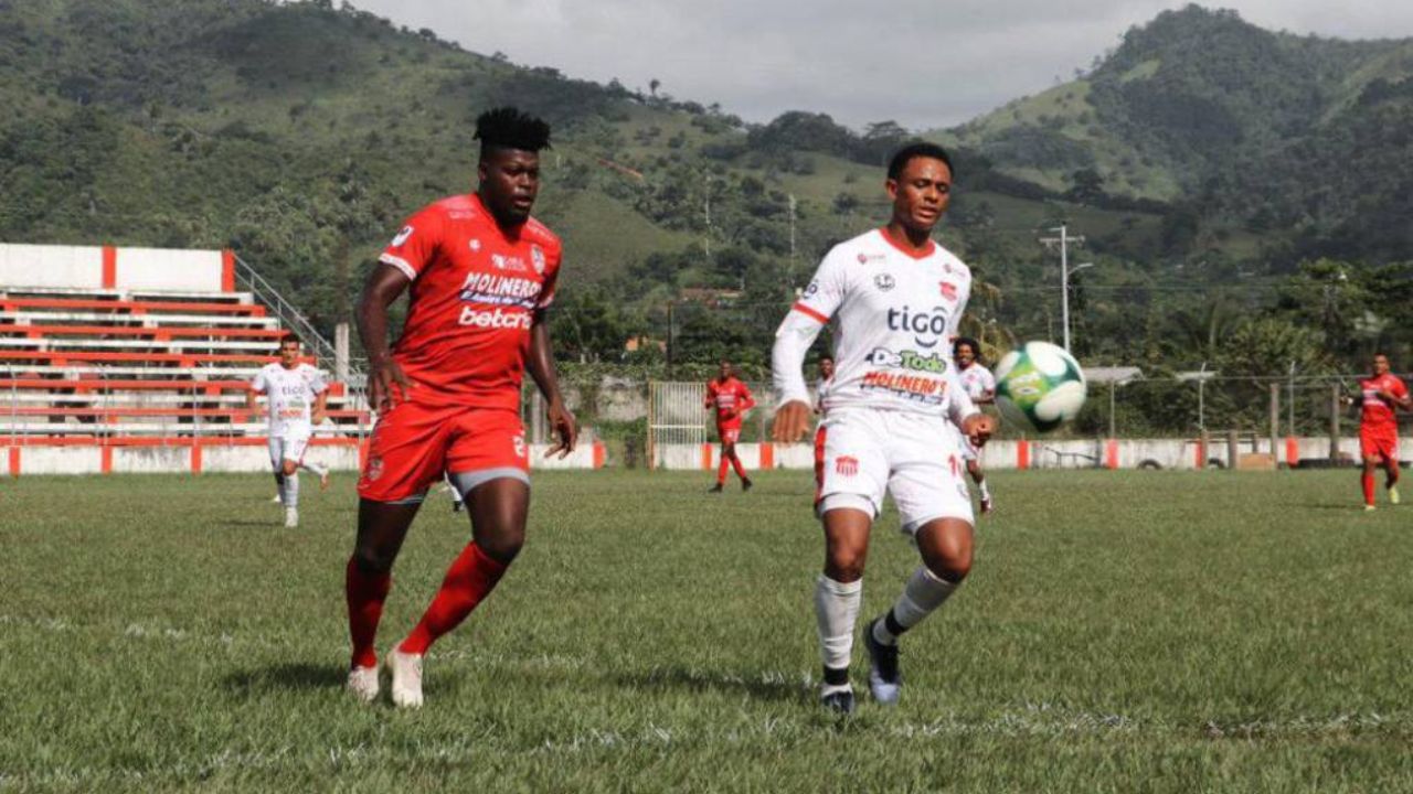 ¡Sin fortuna! Real Sociedad y Vida empatan en el debut de Junior Izaguirre con el Rojo